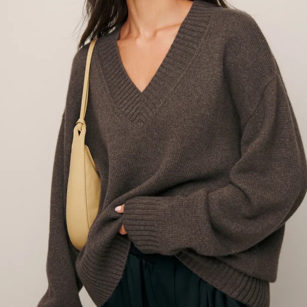 Reformation Jadey Cashmere Oversized V-neck Sweater Brown, Size XS